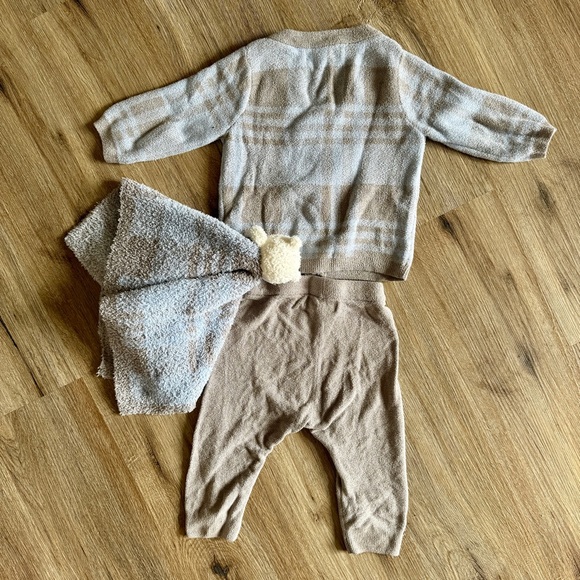 Barefoot Dreams Baby Sweater Set - Picture 2 of 6